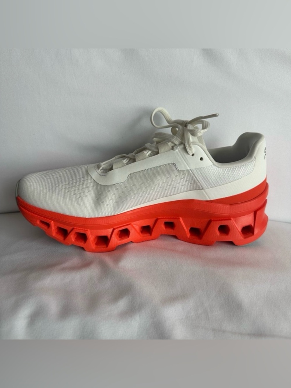 NEW in Box On Cloud
Cloudmonster US Women's Size 8
White/Flame - Picture 9 of 12